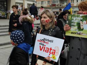 Peste 1000 de suceveni, majoritatea cu copii, au participat la Marsul pentru Viata 4