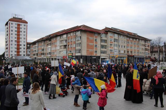 Peste 1.000 de suceveni au participat la „Marşul pentru viaţă” din municipiul Suceava