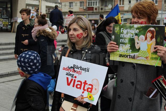 Peste 1.000 de suceveni au participat la „Marşul pentru viaţă” din municipiul Suceava