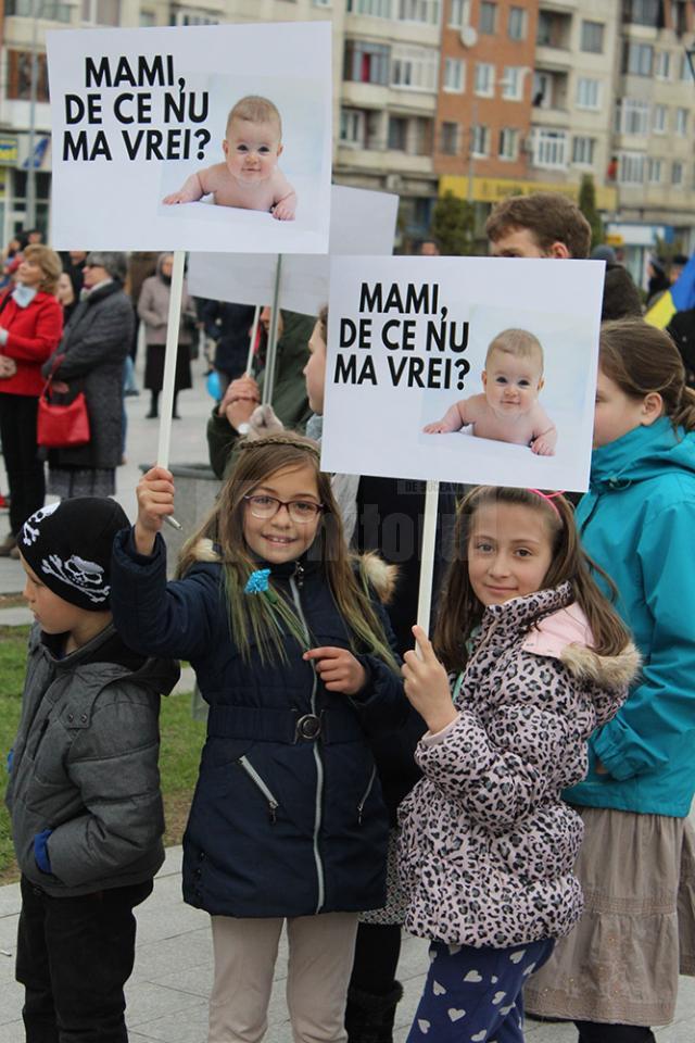 Peste 1.000 de suceveni au participat la „Marşul pentru viaţă” din municipiul Suceava