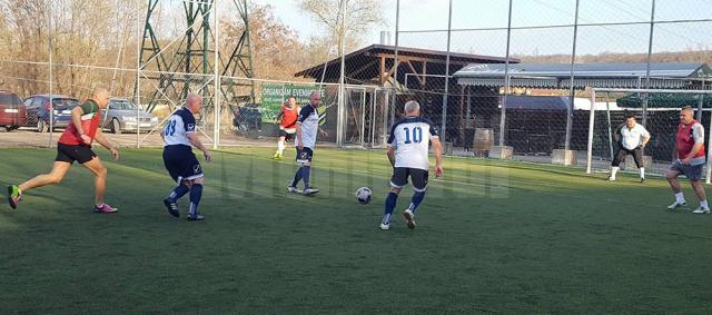 Campionatul de old-boys a început cu meciuri spectaculoase