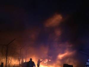 Gospodărie cuprinsă de flăcări, la Berchișești