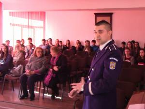 Activităţi de informare cu 170 de elevi şi cadre didactice din Suceava, pe tema traficului ilicit de bunuri culturale de patrimoniu