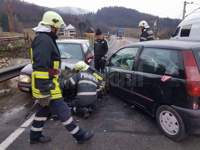 Accident violent din cauza unui şofer care a depăşit pe linie continuă