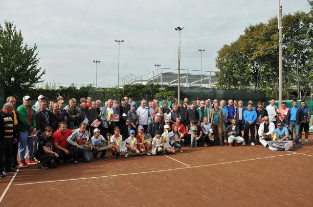 Aproape 200 de jucători se vor întrece la ediţia cu numărul opt a Cupei Monitorul la tenis de câmp