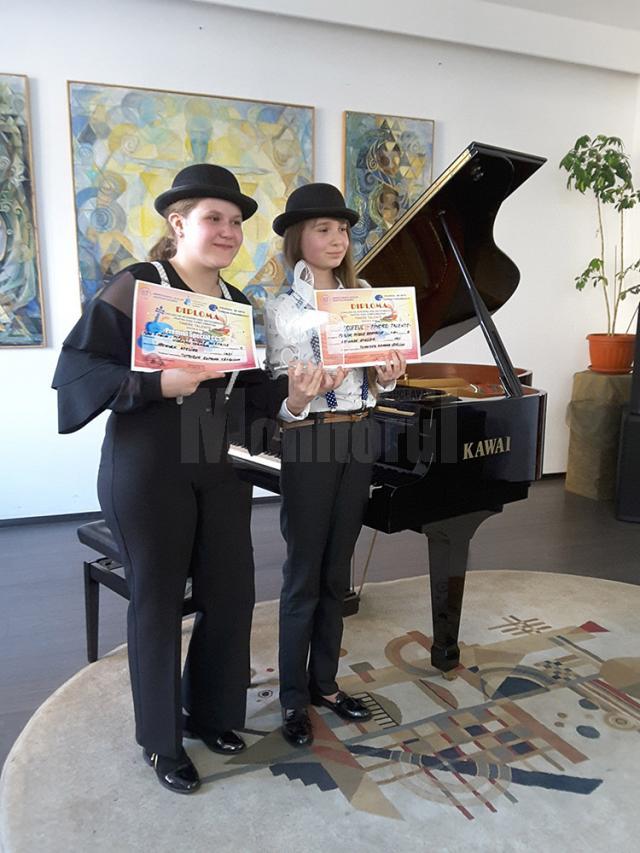 Peste o sută de elevi pasionaţi de pian au participat la Concursul "Tinere talente”