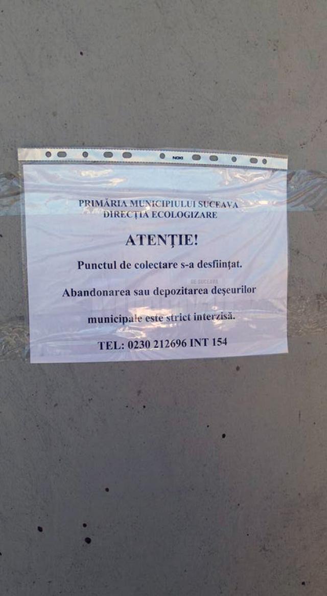 Mormane de gunoi aruncate sub pasarela Iţcani, chiar şi după ce punctul de colectare a fost desfiinţat