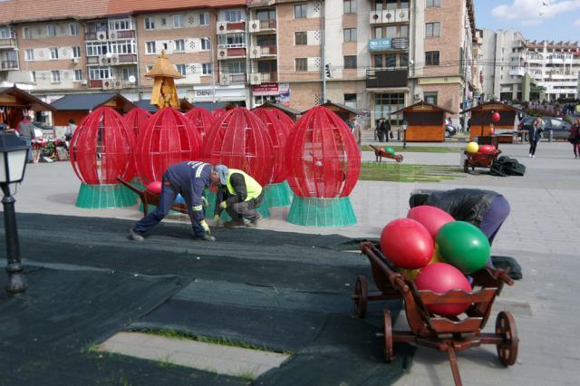 Noi decoraţiuni de Paşte, în centrul Sucevei şi în Burdujeni