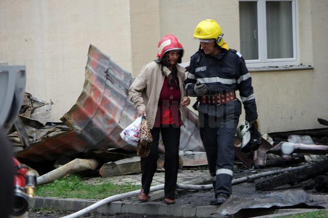 Pompierii s-au aflat pe tot parcursul zilei de ieri la locul dezastrului