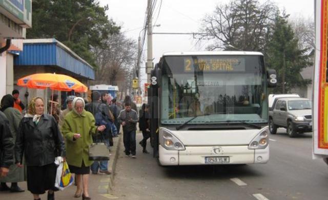 Sâmbătă, 15 aprilie, autobuzele de pe liniile 2 şi 4 vor circula cu program prelungit până la ora 1.00