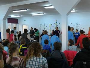 „Ritmuri de primăvară”, activităţi la care au participat 30 de copii cu autism de la Centrul Școlar ”Sf. Andrei”