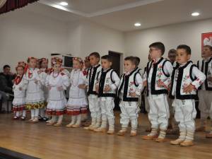 Împărţirea cu oul sfinţit, în comunitatea poloneză din Bucovina