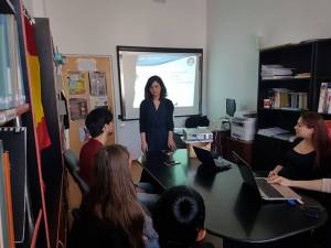 Studenţi şi elevi suceveni au aflat despre oportunităţile de studiu din Spania şi Elveţia