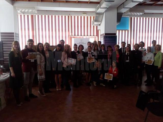 Elevii din regiunea Nord-Est şi-au prezentat planurile de afaceri la Suceava