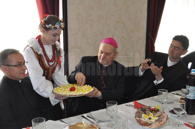 Împărţirea cu oul sfinţit, o tradiţie veche pentru etnicii polonezi din România