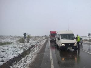 Trafic în condiţii de iarnă veritabilă, la sfârşit de aprilie
