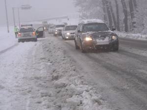 Trafic în condiţii de iarnă veritabilă, la sfârşit de aprilie