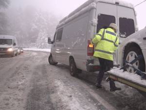 Trafic în condiţii de iarnă veritabilă, la sfârşit de aprilie
