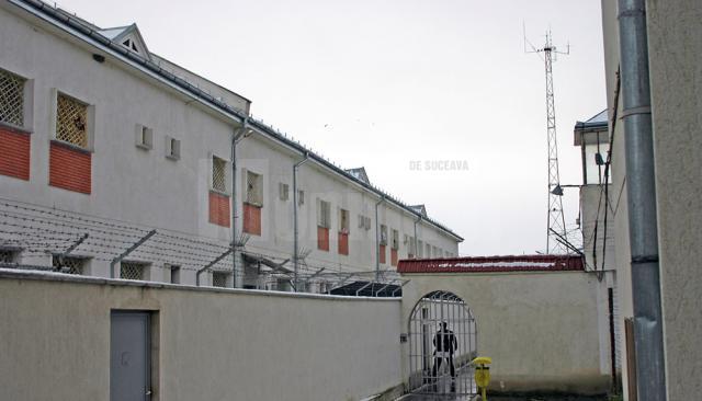 Bărbatul a fost escortat şi încarcerat în Penitenciarul Botoşani