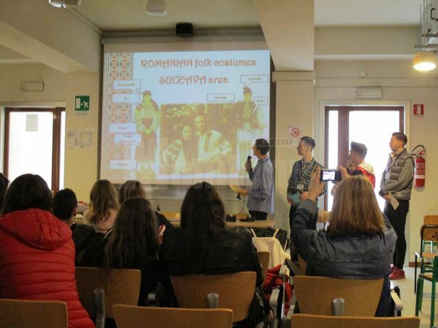 Elevi suceveni implicaţi într-un proiect de învăţare prin cooperare europeană, desfăşurat recent în Italia