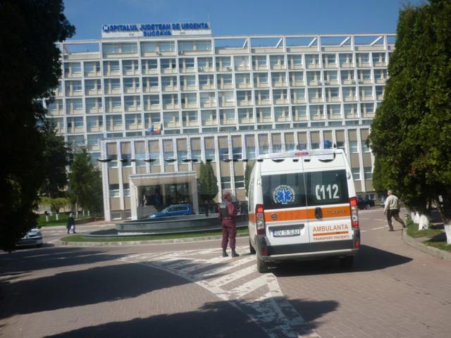 Şoferul a fost transferat la Unitatea de Primire Urgenţe din cadrul Spitalului Judeţean „Sf. Ioan cel Nou” Suceava