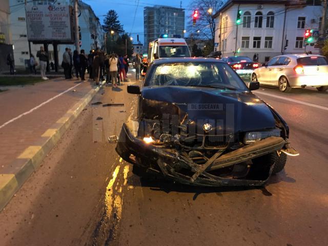 Motociclist rănit grav într-un impact violent cu un BMW, în centrul Sucevei