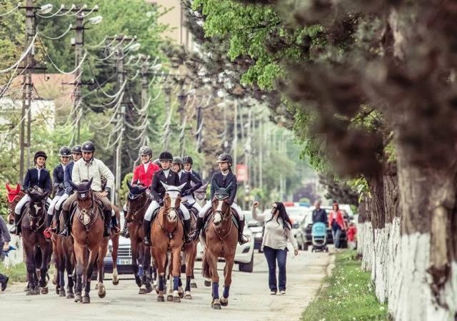 Paradă Ecvestră în Centrul Istoric al Rădăuțiului