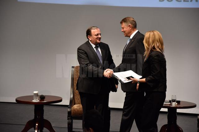Klaus Iohannis l-a încurajat pe Gheorghe Flutur să dezvolte proiectul clusterului regional de bioeconomie