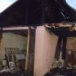 Focul a degradat anexele din zidărie, precum și pereţii exteriori și tâmplăria cu termopan a școlii