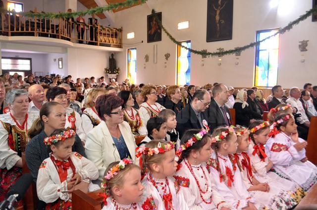 Triplă sărbătoare la Poiana Micului: Ziua Drapelului Poloniei, Ziua Diasporei şi Ziua Constituţiei