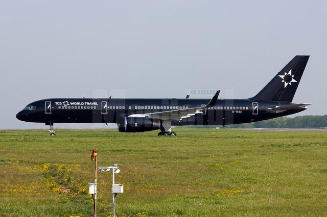 Aeronava care i-a adus la Suceava pe turiştii care au plătit circa 80.000 de dolari pentru un circuit în nouă țări -  Foto Cătălin Cocîrlă