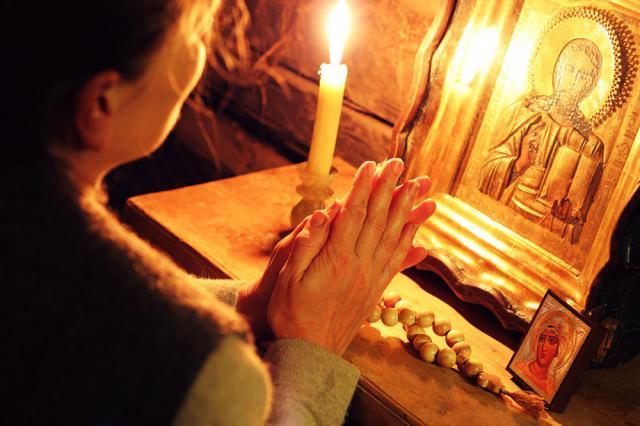 Rugăciune. Foto: ortodox.Rol.ro