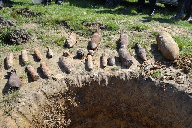 Elemente de muniţie din cele două conflagraţii mondiale au fost găsite în mai multe localităţi din judeţul Suceava