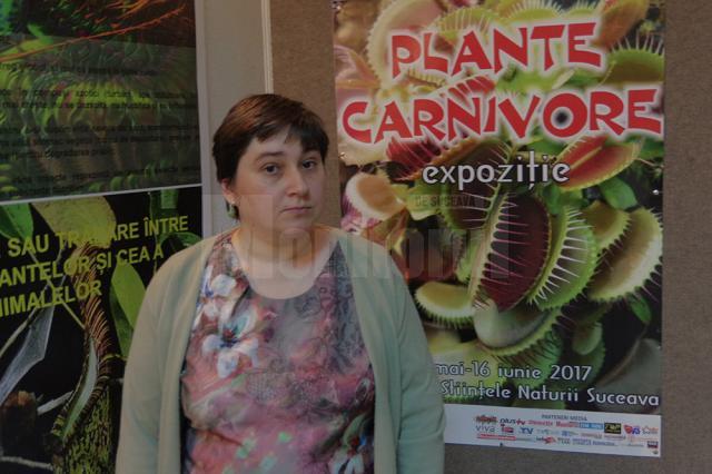 Florentina Carmen Oleniuc, dr. în biologie,  a organizat această expoziţie, prima de acest fel de la Muzeul de Ştiințele Naturii