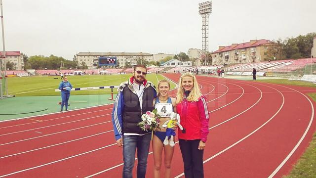 Andreea Doroftei alături de antrenoarea sa, Erzilia Țâmpău, și antrenorul federal al lotului național