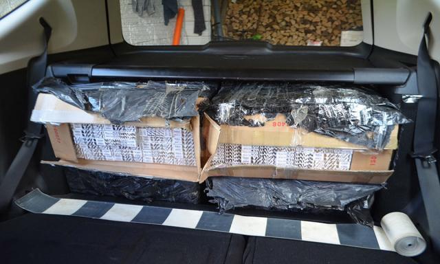 Focuri de armă şi ţigări de contrabandă de circa 35.000 de euro confiscate la graniţă