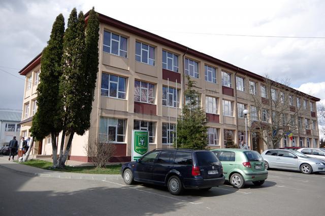 Parteneriat între Ambro şi Colegiul „Petru Muşat” pentru prima clasă de învăţământ dual din judeţ