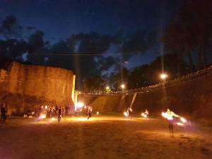 Spectacol cu foc in Cetatea Sucevei