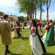Tinerii suceveni, îmbrăcați în costume medievale, au dansat pe platoul Cetății de Scaun Suceava