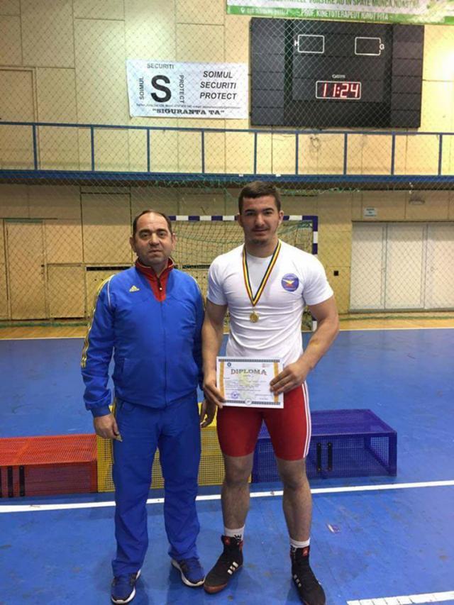 Suceveanul Teodor Chira, antrenat de Valerică Gherasim, a câștigat aurul categoriei 100 de kilograme la Campionatul Național Școlar