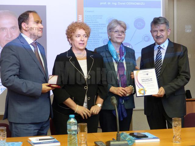 Medalie şi diplomă de excelenţă din partea OSIM pentru Universitatea din Suceava