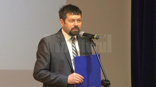 Dumitru Moraru - directorul Școlii Gimnaziale „Miron Costin”