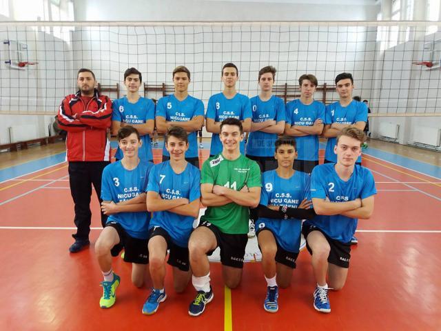 Echipa de volei cadeți CSȘ Nicu Gane Fălticeni. Antrenor Marius Stan