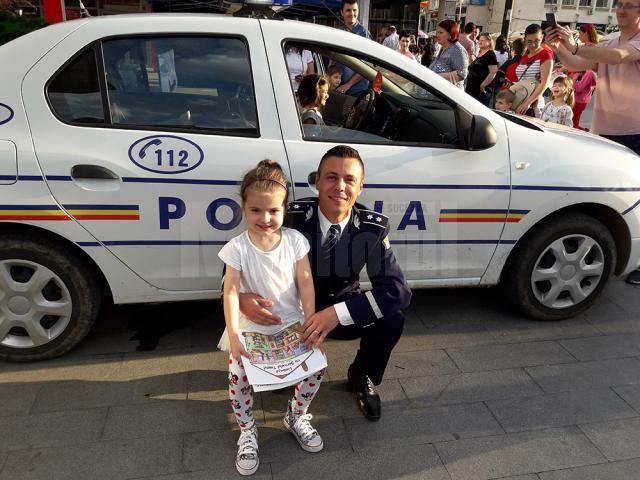 Copiii au luat contact cu poliţia, pe esplanada din centrul Sucevei