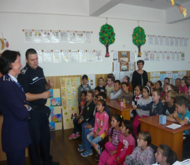 La Școala Gimnazială Verești s-a desfășurat activitatea „Să fii preventiv, să fii mai bun!”
