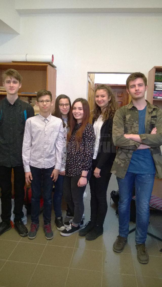 Un grup de elevi de la Colegiul „Petru Rareş”, în Franţa, printr-un proiect european