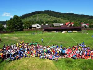 Festivalul sportului şcolar de la Putna atrage tot mai mulţi tineri