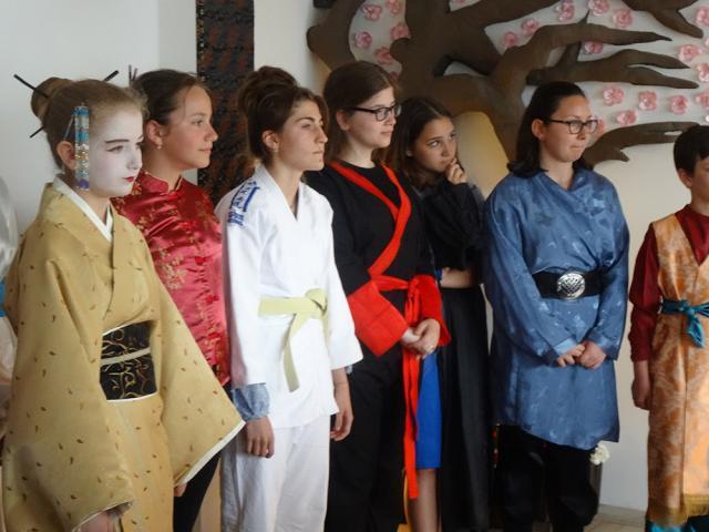 Elevii de la cercul de cultură si civilizație engleză japoneză de la Palatul Copiilor Suceava. Foto: Nicolae Ovidiu Photography