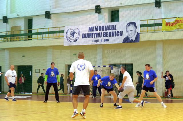 Sala de sport a Liceului cu Program Sportiv poartă de azi numele regretatului antrenor Dumitru Bernicu