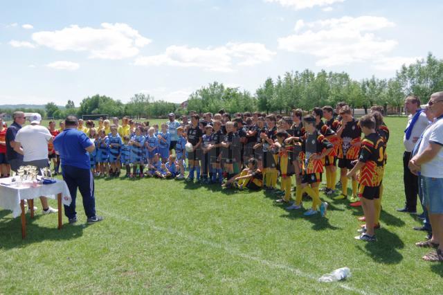 Peste 130 de copii şi juniori au evoluat la ediţia a doua a Turneului Dumitru şi Viorel Negru de la Luncuşoara